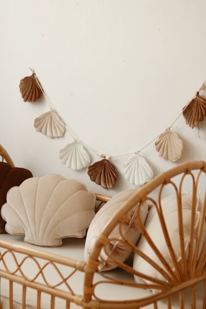 “Beige Pearl” Velvet Garland with Shells - Moi Mili
