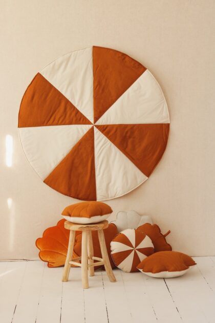“Caramel Candy” Round Patchwork Mat - Moi Mili