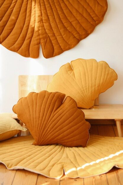 “Caramel” Linen Ginkgo Leaf Cushion - Moi Mili