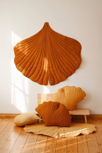 “Caramel” Linen Ginkgo Leaf Mat - Moi Mili