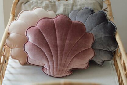 “Cosmic Pearl” Velvet Shell Cushion - Moi Mili