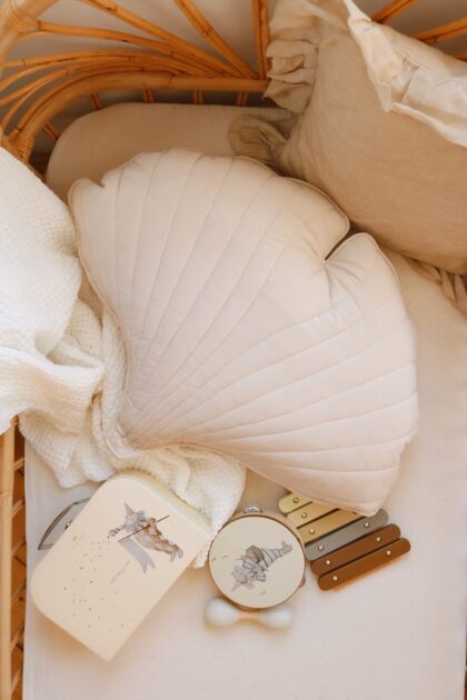 “Cream” Velvet Ginkgo Leaf Cushion - Moi Mili