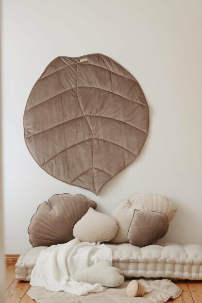 “Cream” Velvet Leaf Cushion - Moi Mili