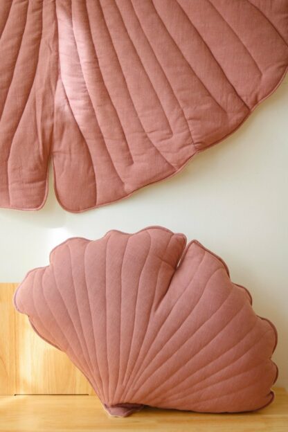 “Dirty pink” Linen Ginkgo Leaf Mat - Moi Mili