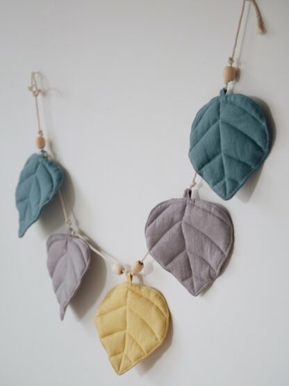 “Eye of the Sea” Linen Garland with Leaves - Moi Mili