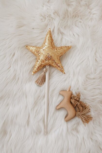 “Gold Sequins” Wand - Moi Mili