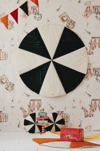 “Green Candy” Christmas Round Patchwork Mat - Moi Mili