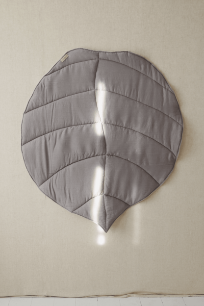 “Grey” Linen Leaf Mat - Moi Mili