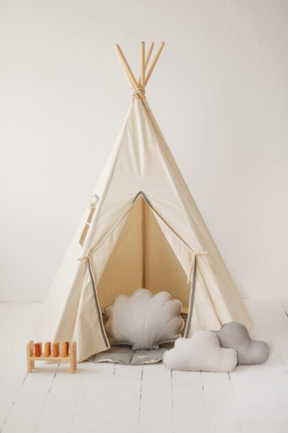 “Grey Pompoms” Teepee Tent with Pompoms - Moi Mili