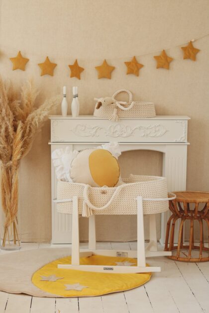“Honey Dust” Velvet Garland with Stars - Moi Mili