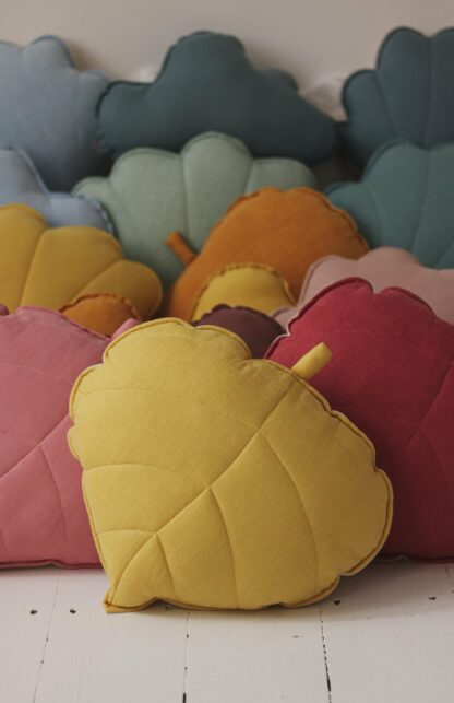“Honey” Linen Leaf Cushion - Moi Mili