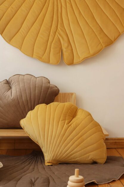 “Honey” Velvet Ginkgo Leaf Cushion - Moi Mili