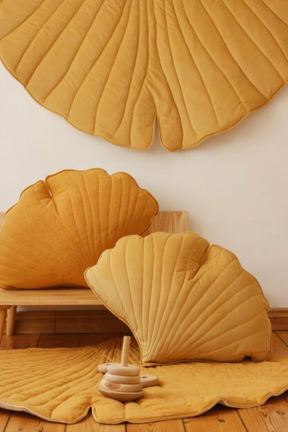 “Honey” Velvet Ginkgo Leaf Mat - Moi Mili