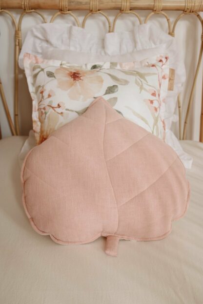 “Light Pink” Linen Leaf Cushion - Moi Mili