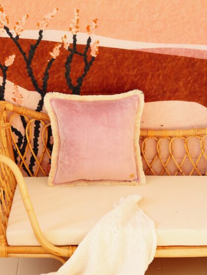 "Light pink" soft velvet cushion with fringe - Moi Mili