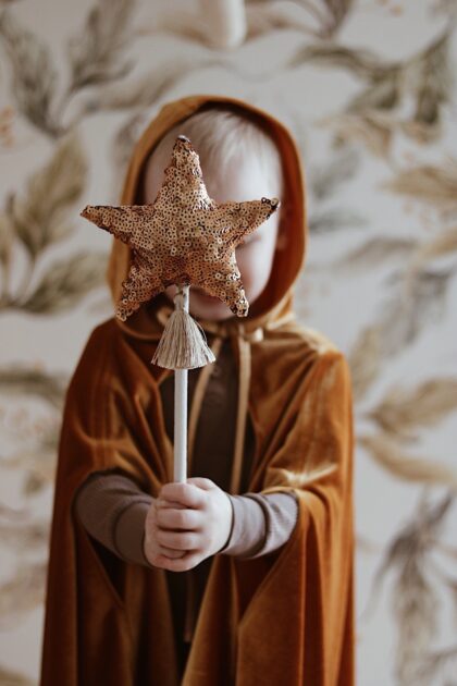 “Little Gold Riding Hood” Magic Cape - Moi Mili