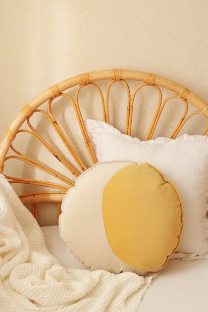 “Marina Boulevard Walk” Moon Cushion FOLLOW THE MOON - Moi Mili