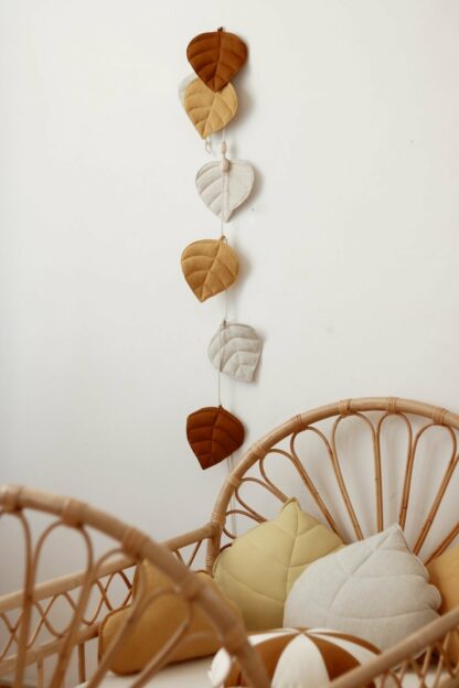 “Ochre” Linen Garland with Leaves - Moi Mili