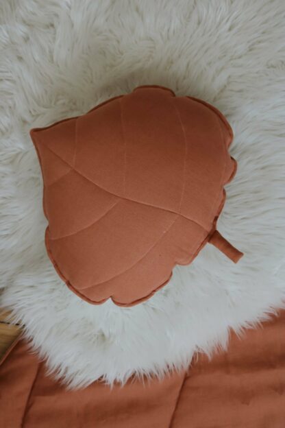 “Papaya” Linen Leaf Cushion - Moi Mili