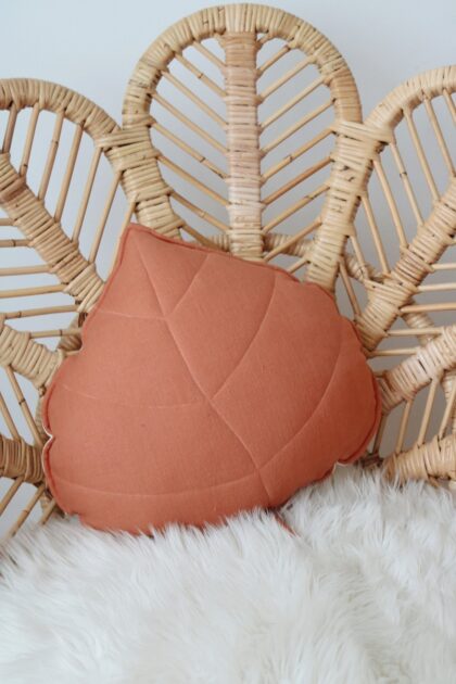 “Papaya” Linen Leaf Cushion - Moi Mili