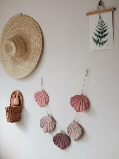 “Pink” Linen Garland with Shells - Moi Mili