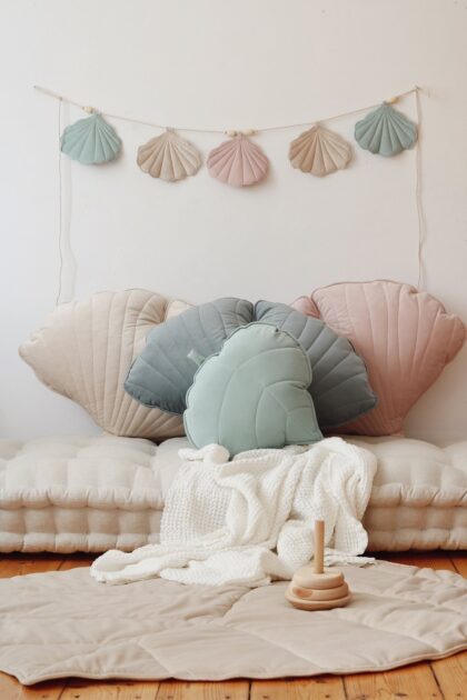 “Powder Mint” Velvet Leaf Cushion - Moi Mili