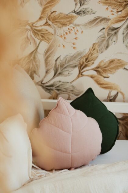 “Powder Pink” Linen Leaf Cushion - Moi Mili
