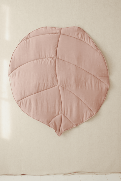 “Powder Pink” Linen Leaf Mat - Moi Mili