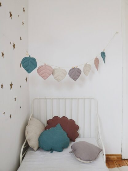 “Spring Dream” Linen Garland with Leaves - Moi Mili