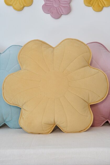 Velvet bloom pillow Honey azalea