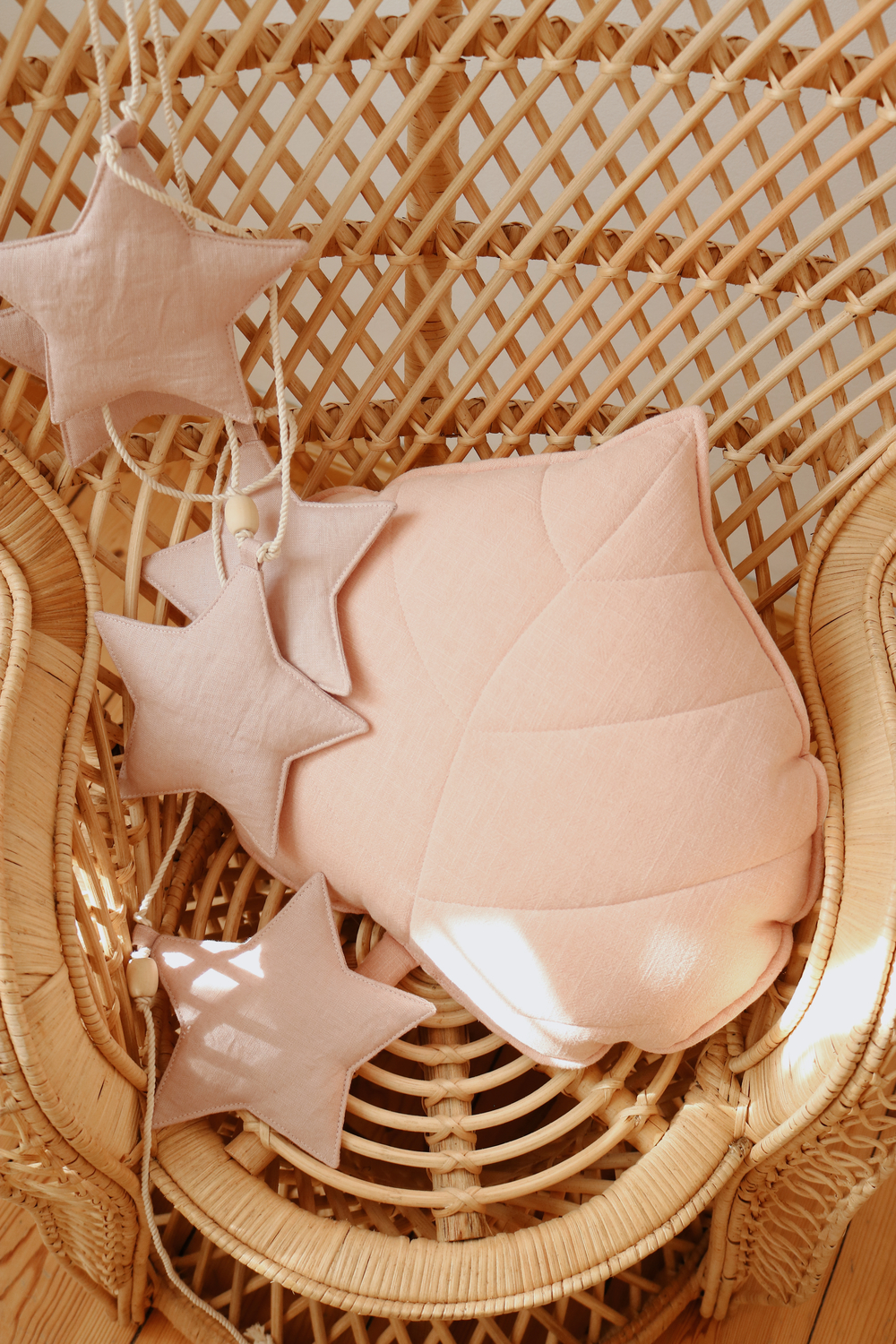 “Pink Star Dust” Linen Garland with Stars - Light pink - Image 5