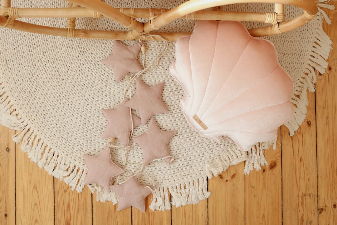 “Pink Star Dust” Linen Garland with Stars - Light pink - Image 4