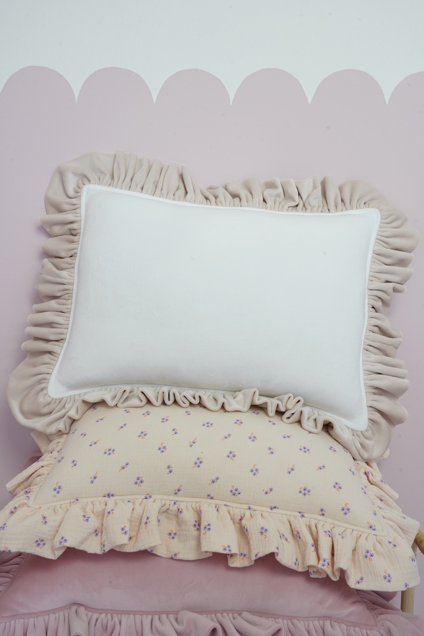 Decorative velvet pillow with frills "Caffé latte" - Image 7