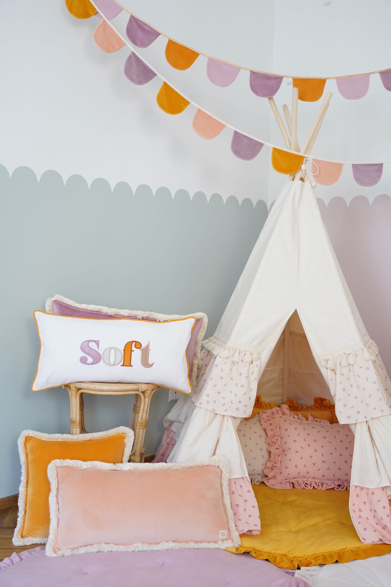 Teepee tent with frills for kids "Forget-me-not"