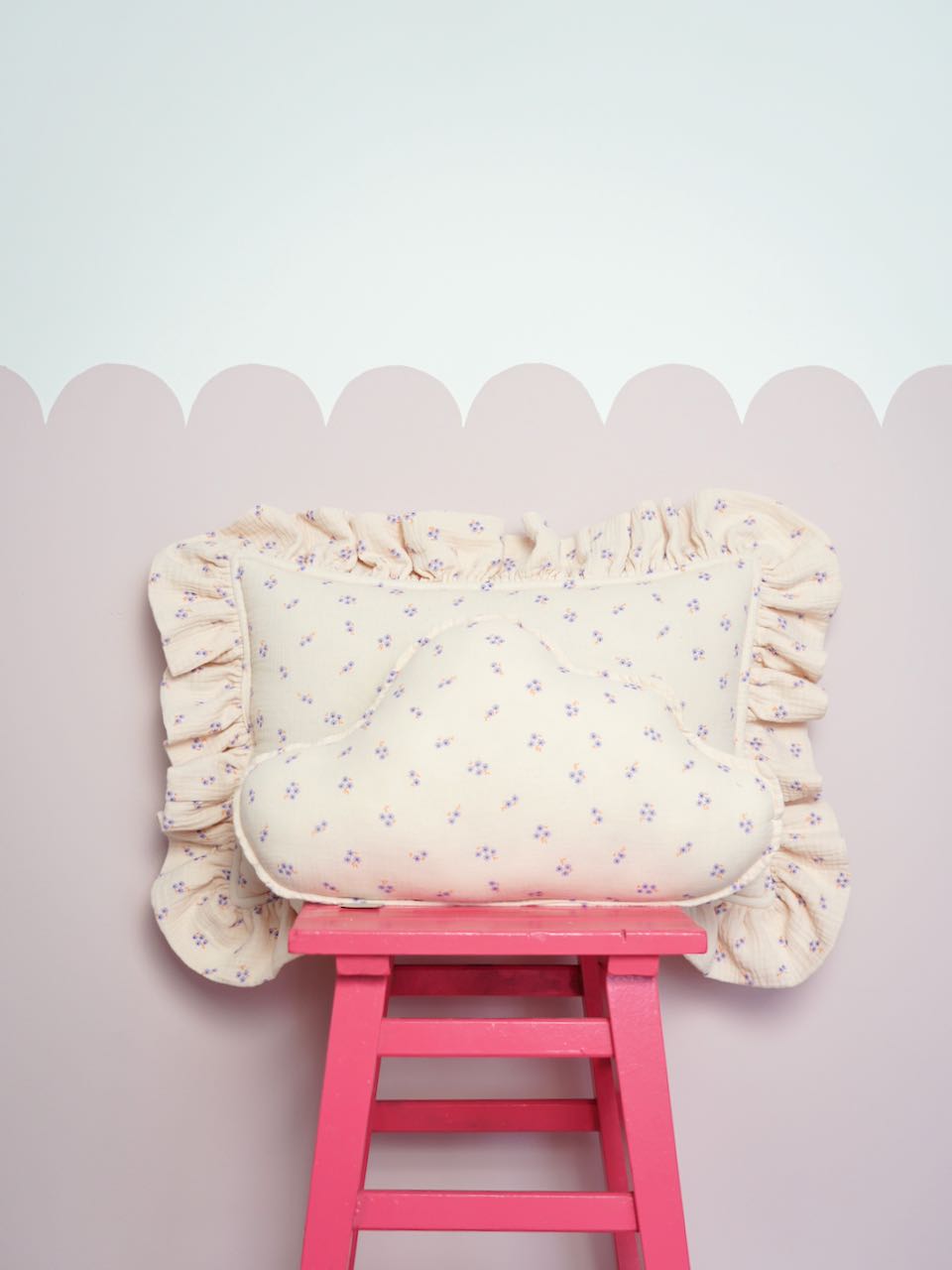 Muslin decorative pillow with frill "Purple forget-me-not" - Image 12