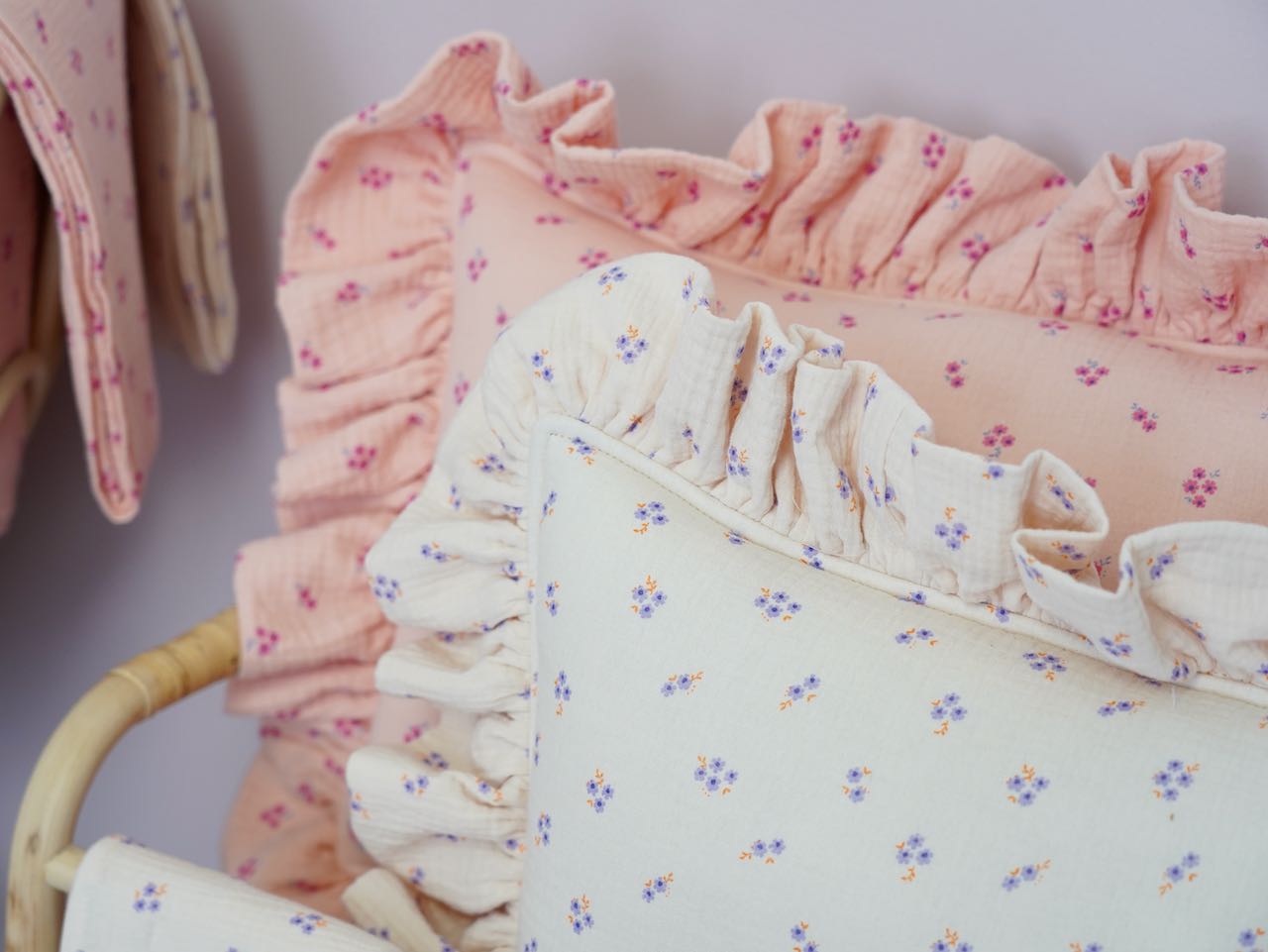 Muslin decorative pillow with frill "Purple forget-me-not" - Image 3