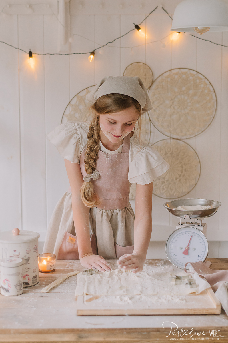 Linen kitchen apron for a child with headband Sweet cake - Image 13