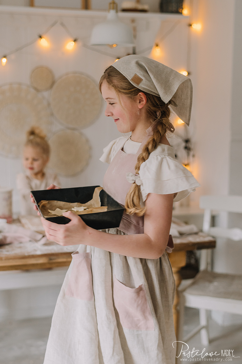 Linen kitchen apron for a child with headband Sweet cake - Image 9