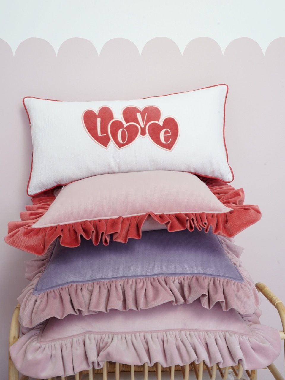 Decorative pillowcase with embroidered text "Red Love"