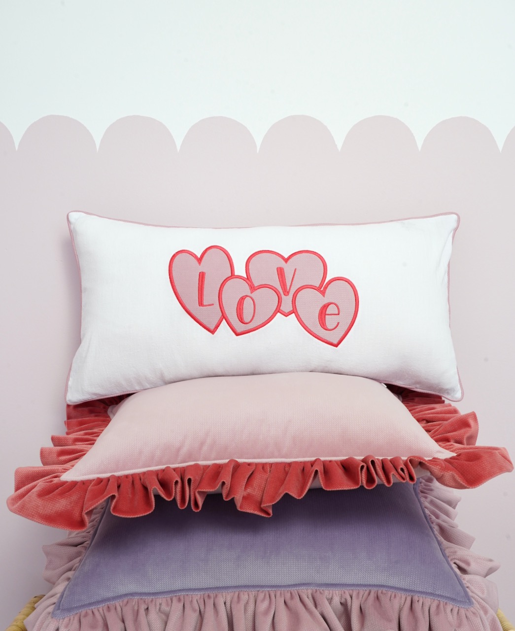 Decorative pillowcase with embroidered text "Heart Love"