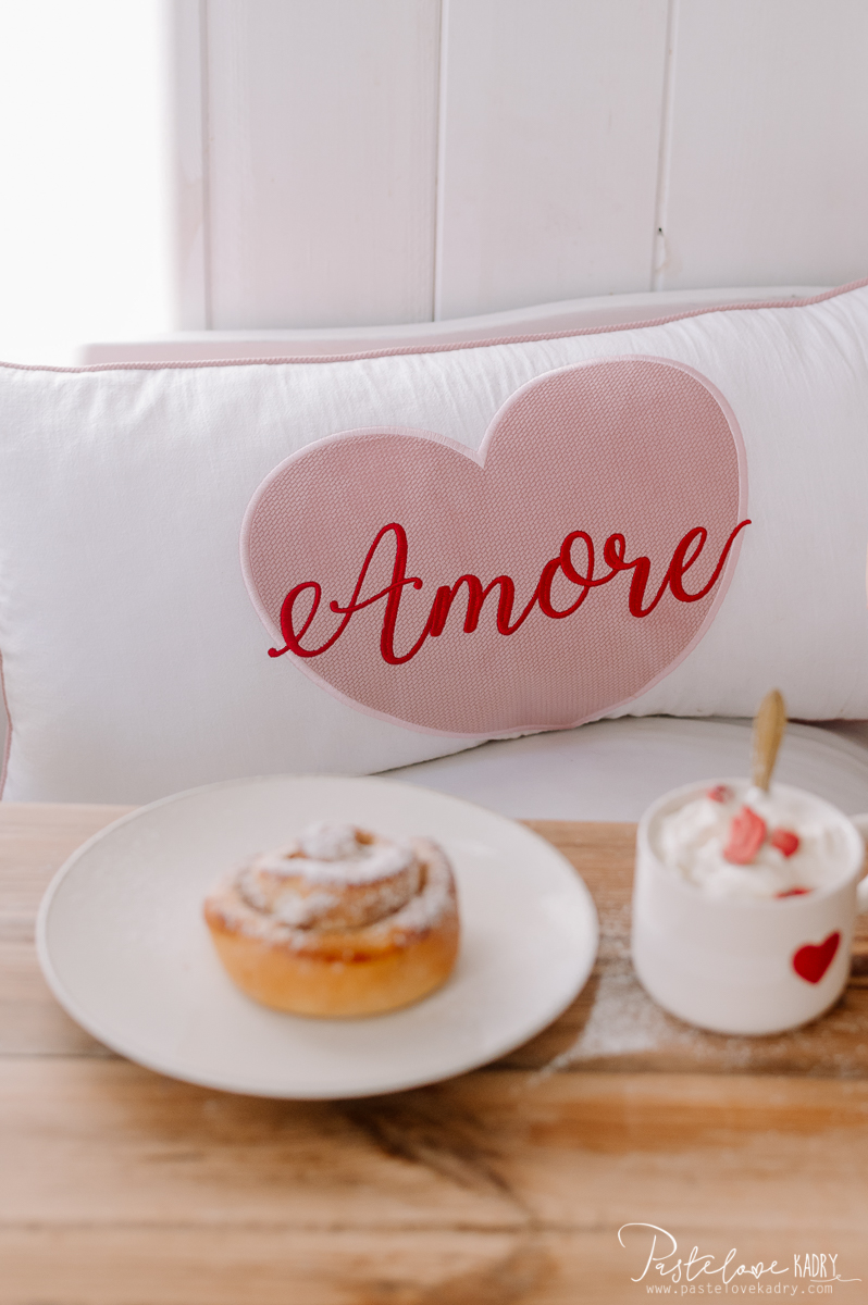 Decorative pillowcase with embroidered text "Red Amore" - Image 16