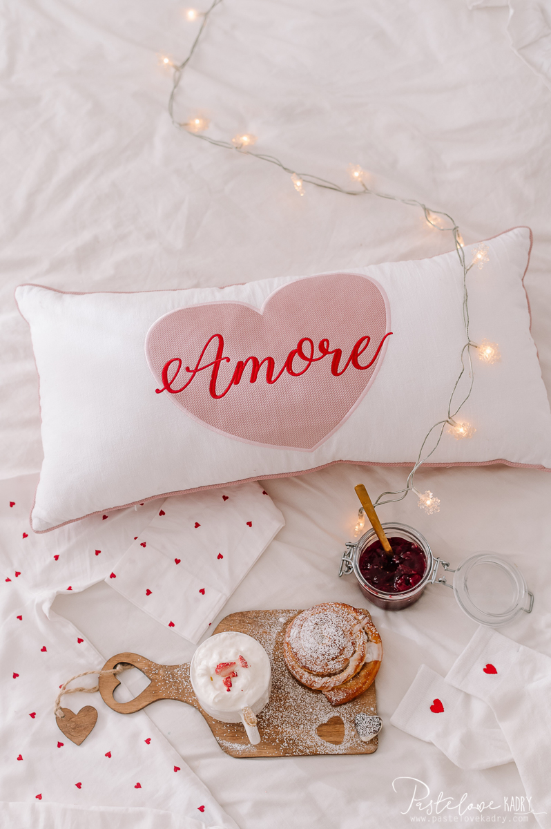 Decorative pillowcase with embroidered text "Red Amore" - Image 8