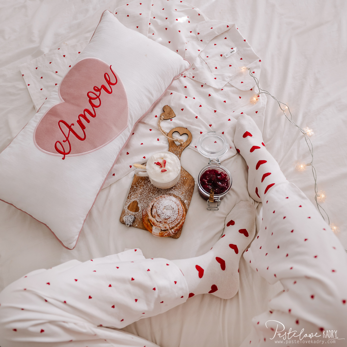 Decorative pillowcase with embroidered text "Red Amore" - Image 10