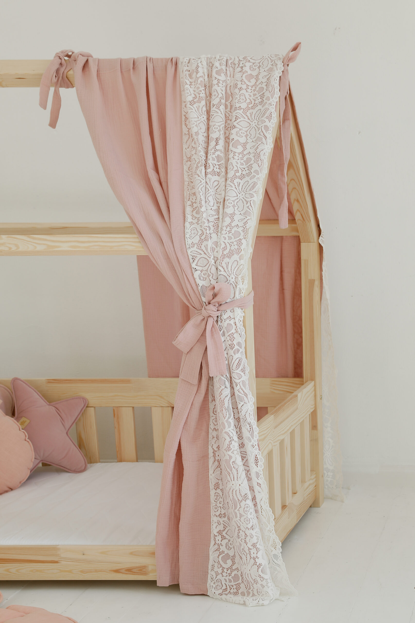 Curtain over the bed “Boho pink ” for beds 140 /160cm x70/80/90 cm lgth. 3m