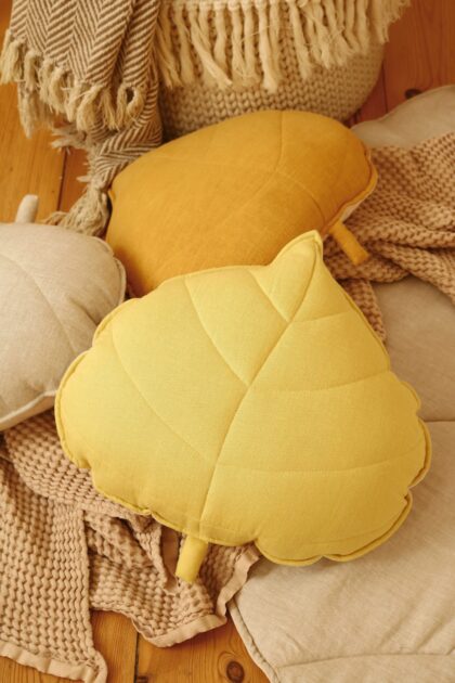 “Honey” Linen Leaf Cushion