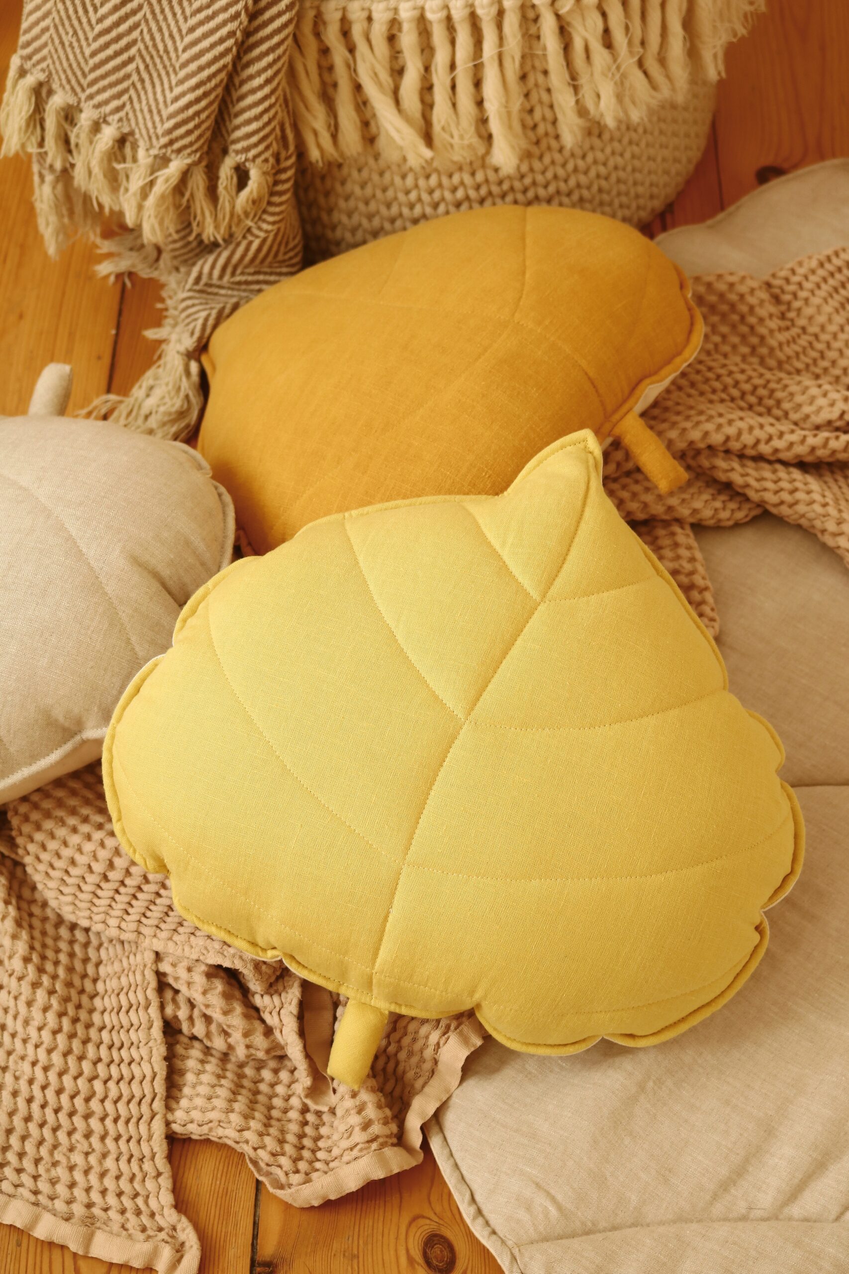 “Honey” Linen Leaf Cushion