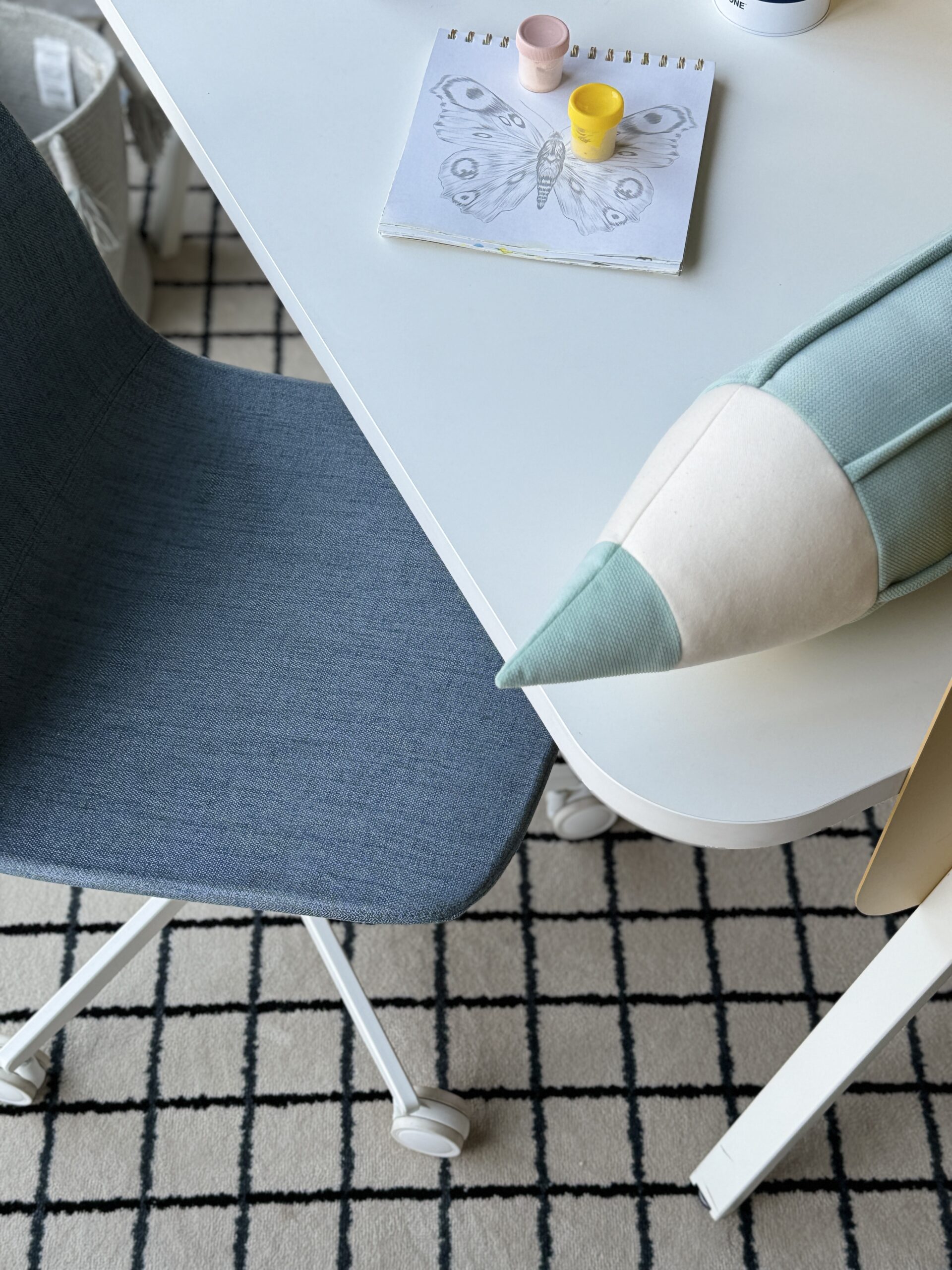 Crayon velvet pillow - “Mint” - Image 9