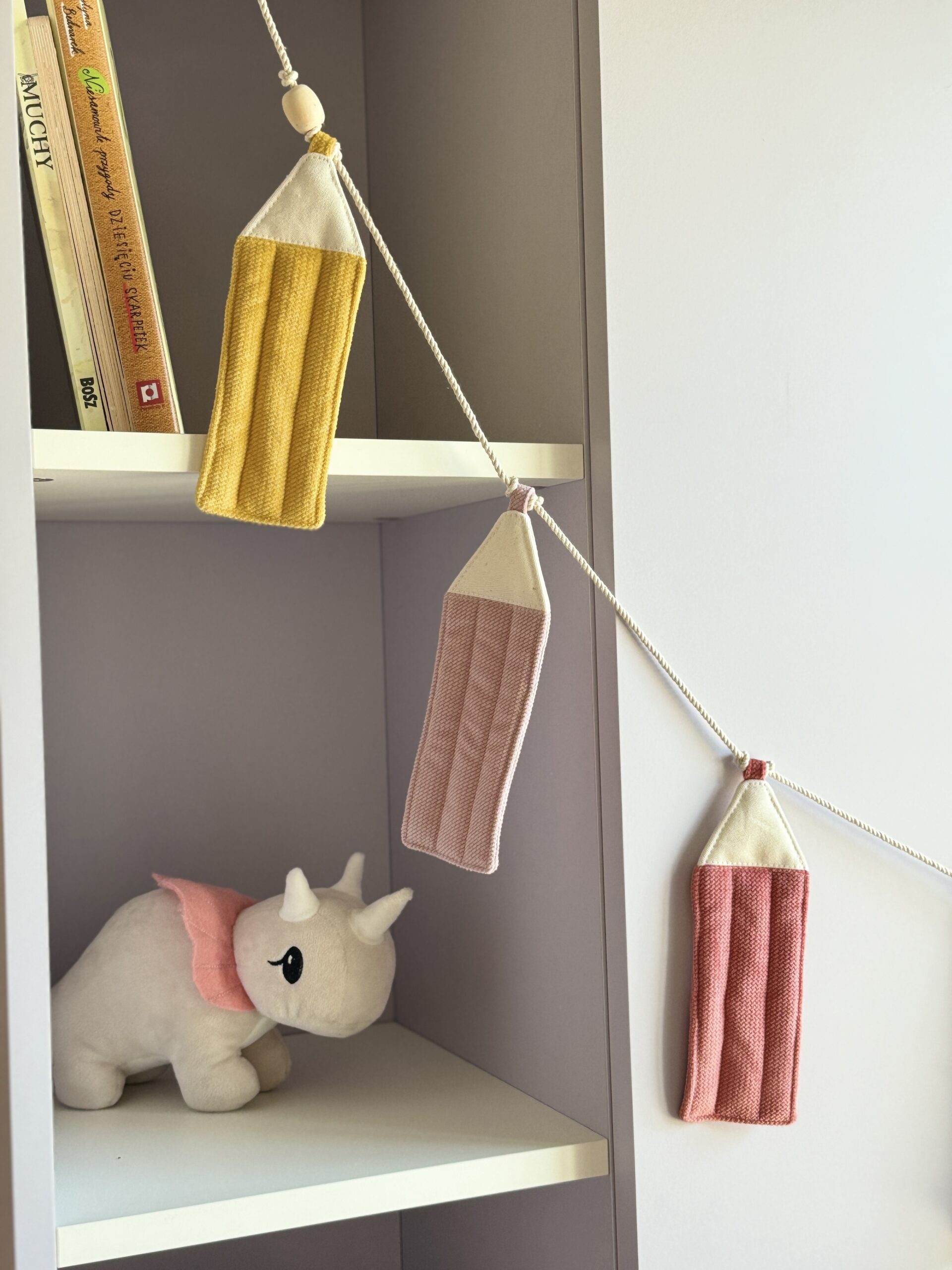 Velvet crayon garland “Rainbow” - Image 8