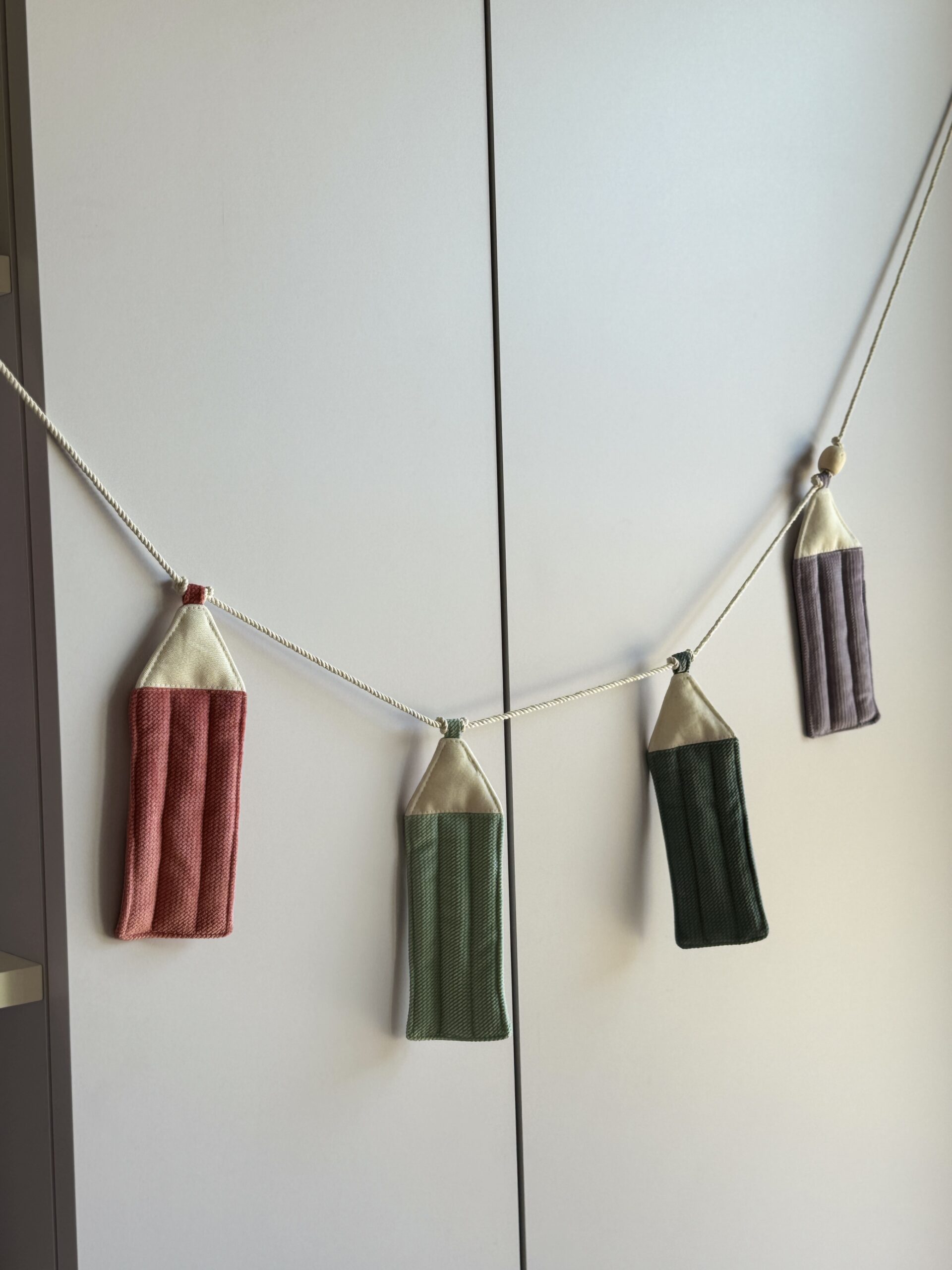 Velvet crayon garland “Rainbow” - Image 5