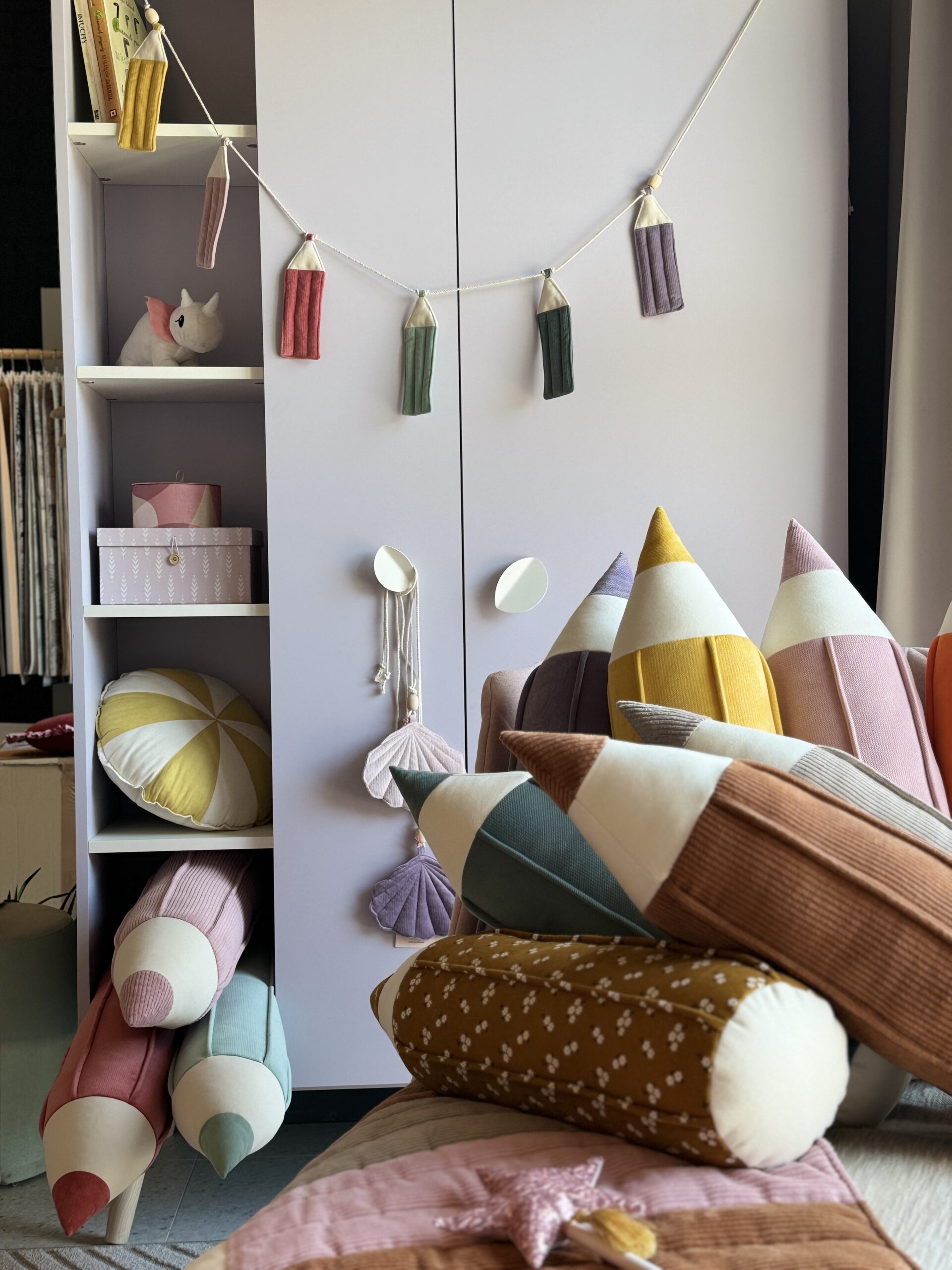 Velvet crayon garland “Rainbow” - Image 7